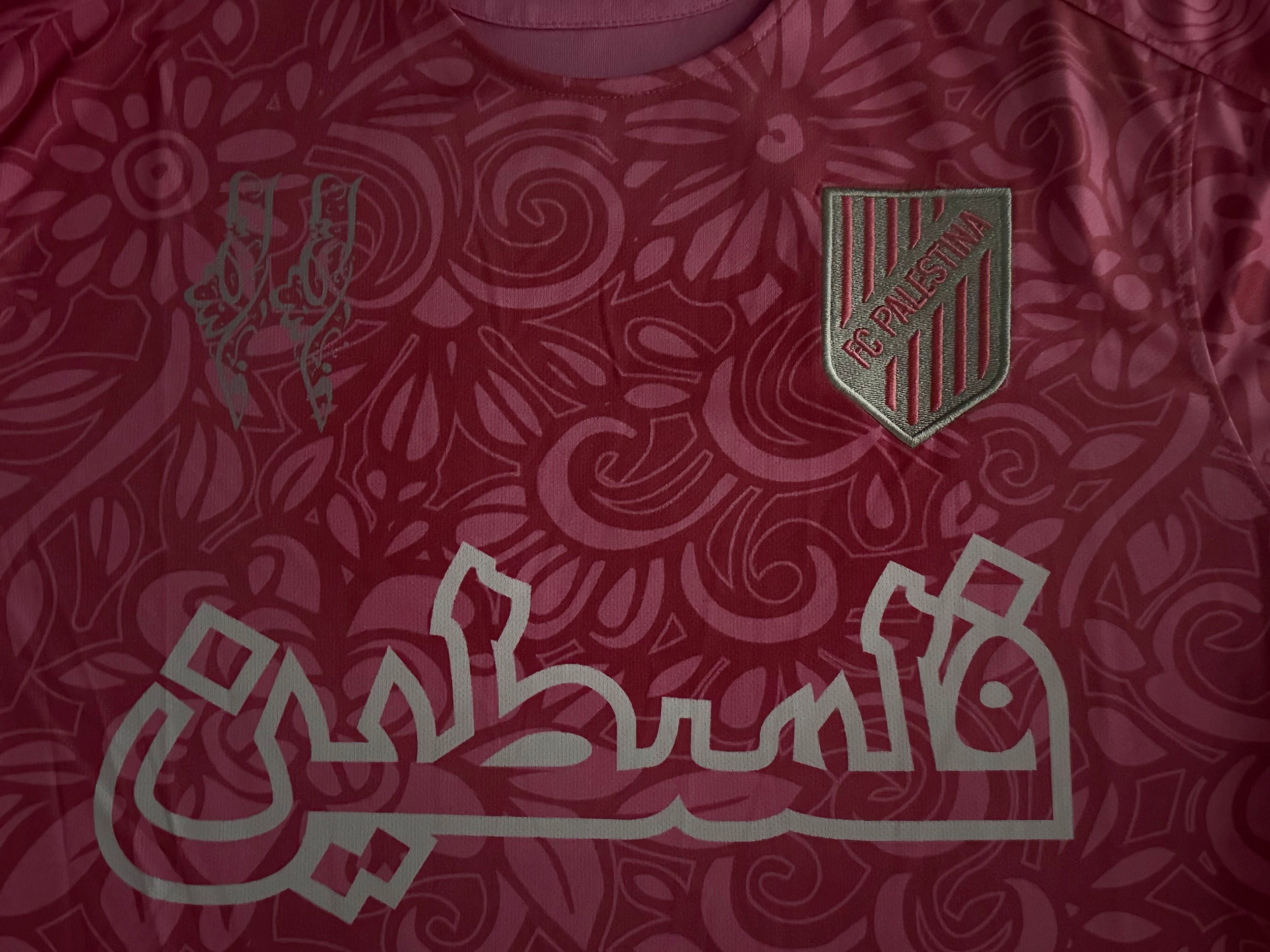 Pink – فلسطين