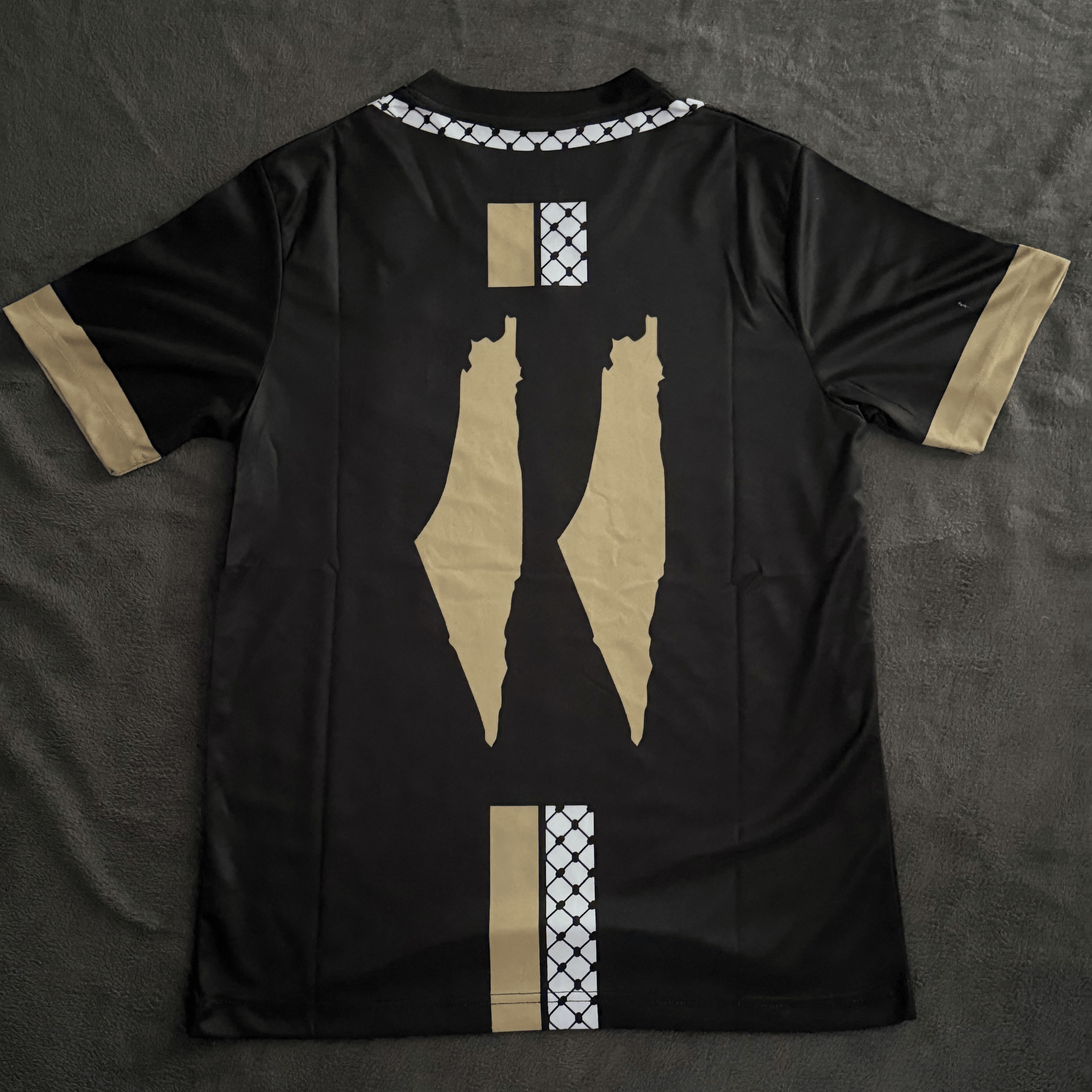 Sort/Guld - فلسطين